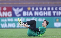 Văn Lâm lại chấn thương