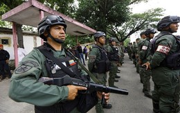 Venezuela huy động lực lượng quân sự mạnh khi tàu chiến Mỹ lớn nhất hiện diện