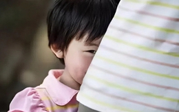 Vô tư đăng ảnh con gái trên MXH, 8 năm sau cả gia đình mới phát hiện chuyện động trời: Cảnh sát lập tức điều tra!