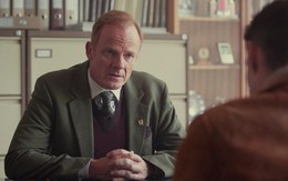 Xem phim Sex Education, tôi bỗng xấu hổ tột độ: Hóa ra bấy lâu nay tôi là ông bố tồi tệ đến vậy!