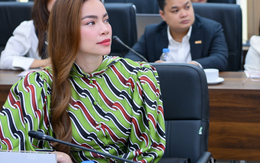 Ảnh: Hồ Ngọc Hà xuất hiện cùng Hội đồng Giám khảo trong vòng Chung kết Human Act Prize 2025