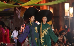 Dấu ấn 30 năm làm nghề của NTK David Minh Đức giữa phố cổ Hà Nội