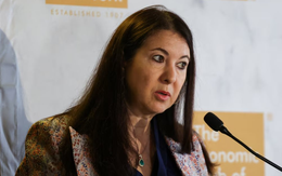 Cựu thống đốc Fed bị điều tra: Chồng toàn mua bán cổ phiếu ngay trước khi Fed ra quyết định then chốt