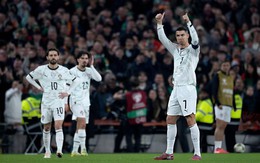 HLV Tuchel cảnh báo cầu thủ Anh: Đừng bị đuổi như Ronaldo