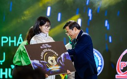 Vượt 32.000 người, thắng cả AI ở gameshow tài chính khó nhất VN, nữ sinh nhận 1 tỷ đồng và cơ hội tại BIDV