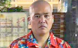 Triệu tập nam thanh niên tạt đầu ô tô, phóng ngược chiều trên Quốc lộ 6