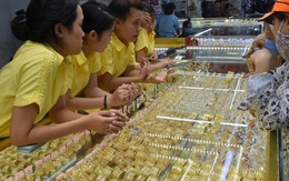 Giá vàng hôm nay 18-11: Rơi thẳng đứng chỉ trong vài giờ