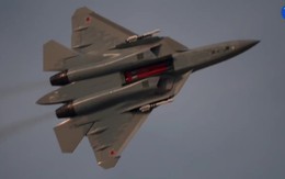 Su-57 phô diễn khả năng kiểm soát bay tới hạn đầy ấn tượng