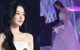 Cú ngã điếng người của nữ thần đẹp nhất showbiz: Pha xử lý vô cùng chuyên nghiệp trên sân khấu của chủ nhân