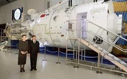 Quốc vương Thái Lan thực hiện chuyến thăm chưa từng có tiền lệ đến trung tâm vũ trụ Trung Quốc