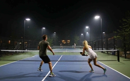 Thời điểm chơi thể thao, đánh pickleball bào mòn sức khỏe, phá giấc ngủ: Bác sĩ cảnh báo