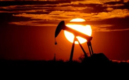 Sau Ấn Độ, thêm 2 khách hàng quan trọng vừa quay lưng với dầu Nga: Xuất khẩu lao dốc đến 87%, dòng chảy thương mại bị xáo trộn