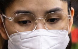 Hằng Du Mục khóc nghẹn: “Hai con nhỏ bị quấy rối, đang phải đối diện với việc bị tước quyền nuôi con”