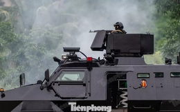 Cảnh sát đặc nhiệm Quảng Ninh dùng súng bắn tỉa và UAV diễn tập vây bắt khủng bố