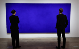 Bức tranh rộng gần 4 m, cao gần 2 m chỉ toàn màu xanh được mua với giá 21 triệu USD: Bí mật nằm ở đâu?