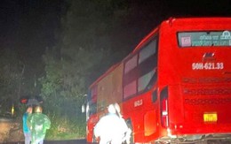 Đèo Mimosa ở Lâm Đồng đứt gãy làm đôi, xe khách 45 chỗ dừng ngay trước miệng vực