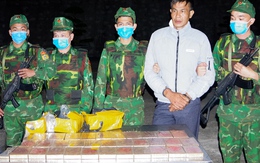 Vận chuyển 32 bánh heroin để nhận thù lao 50 triệu đồng