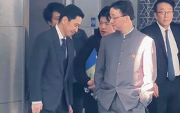 Hình ảnh quan chức Nhật Bản 'cúi đầu' trước người đồng cấp Trung Quốc lan truyền mạnh - Tokyo lên tiếng