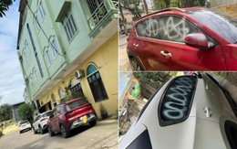 Xôn xao hình ảnh nhiều xe ô tô bị xịt sơn khi đậu bên đường