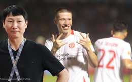 Việt kiều "khổng lồ" bất ngờ đi vào lịch sử bóng đá Việt Nam
