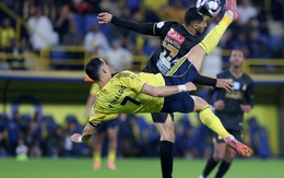 Ronaldo lập siêu phẩm "xe đạp chổng ngược"