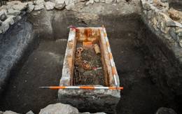 Mở cỗ quan tài còn nguyên vẹn sau 1.700 năm, chuyên gia sốc khi nhìn vào bên trong