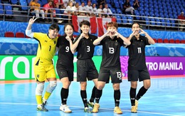 Tuyển Thái Lan “đè bẹp” đối thủ trong mưa bàn thắng, sáng cửa vào tứ kết World Cup