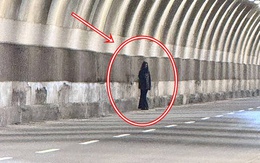 "Bóng đen" đứng giữa đường hầm khiến người đi đường hoảng loạn: Cảnh sát vào cuộc hé lộ sự thật