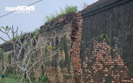 Cảnh hư hại trên Hoàng thành triều Nguyễn sau đợt mưa lũ lịch sử