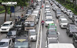 Từ 7/2026, taxi và xe kinh doanh đến 8 chỗ đầu tư mới phải dùng năng lượng xanh