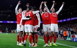 Arsenal vượt qua Bayern và bước vào “vũ trụ” của riêng mình