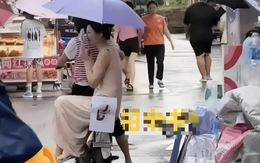 Mẹ đưa con gái 32 tuổi ra đường tìm chồng, tặng kèm nhà, xe; nhiều người than: “Nhìn mặt xong… không dám cưới!”