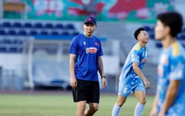 HLV Kim Sang-sik công bố danh sách U22 Việt Nam dự SEA Games 33