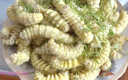 Món đặc sản Việt nhìn như "sâu khổng lồ" khiến ai cũng rùng mình, vậy mà ăn rồi lại ghiền không dứt