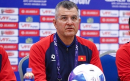 "Bắt bài" cường địch, HLV Brazil muốn tuyển Việt Nam làm điều khó hơn cả chiến thắng trước Malaysia