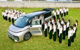 Chứa được 42 người vào xe cùng một lúc: Mẫu MPV Trung Quốc xác lập kỷ lục thế giới, toàn bộ hành khách đều cao khoảng 170cm