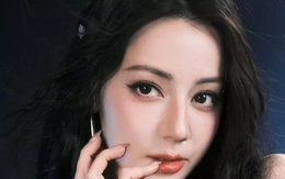 Địch Lệ Nhiệt Ba hại bạn diễn