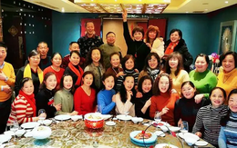 Đi họp lớp, người đàn ông đóng 1,8 triệu rồi xin về sớm: Hành động của bạn cũ sau đó khiến anh chết lặng