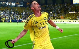 Ronaldo 40 tuổi vẫn ghi bàn ầm âm, phát biểu 1 câu gây sốc