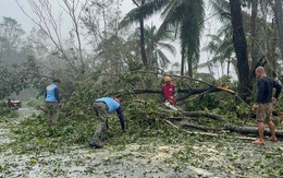 Đã có trường hợp tử vong đầu tiên do bão Kalmaegi: Hàng trăm nghìn người ảnh hưởng, phải sơ tán khẩn cấp