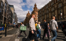 Buồn của châu Âu: Nhóm nền kinh tế 11 nghìn tỷ USD giàu nhất rơi vào vòng xoáy bất ổn và ‘nợ như chúa chổm’, các nước từng suýt phá sản nay lại thành ‘hình mẫu tăng trưởng’