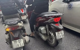 Xử lý người phụ nữ tự mua biển số '9999' lắp vào xe máy để lưu thông
