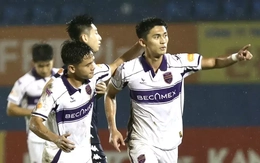 Becamex TPHCM giành trận thắng đầu tiên trên sân nhà