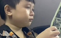 1 tiếng đồng hồ đứng khóc của cậu bé khiến MXH tranh cãi