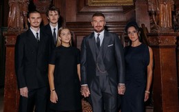 Tiểu thư Harper xinh đẹp, khí chất thanh lịch chiếm trọn spotlight giữa lâu đài nơi David Beckham được phong Hiệp sĩ