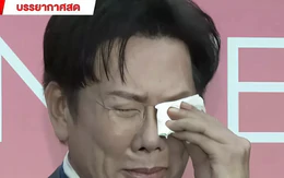 Ông Nawat khóc nức nở