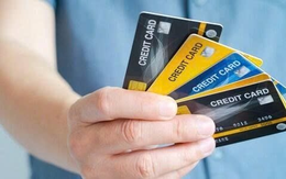 Sáng nhận giao dịch chuyển 54 triệu đồng, chiều tài khoản bị phong tỏa, ngân hàng không cho mở tài khoản mới trong 3 năm, người đàn ông báo công an