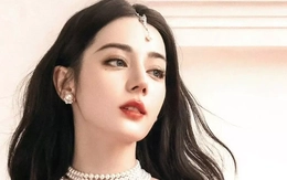 Vì sao hàng trăm nghệ sĩ né tránh Địch Lệ Nhiệt Ba?