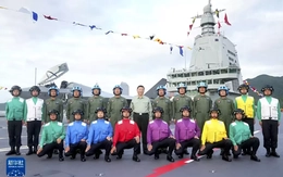 Chủ tịch Trung Quốc Tập Cận Bình thị sát tàu sân bay Phúc Kiến