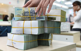 Tiền gửi khách hàng sụt giảm tại nhiều ngân hàng